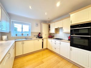 Photo 16- click for photo gallery